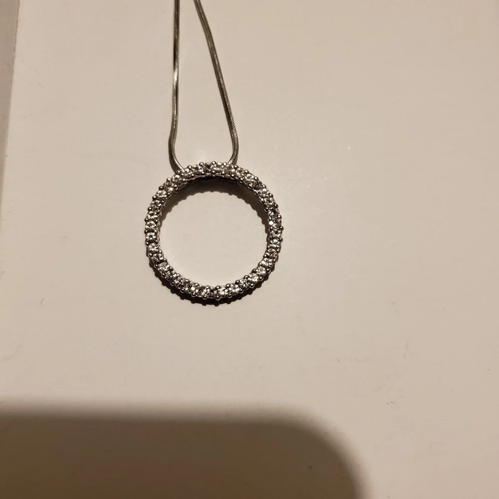 *N 📿 Rhinestone Circle Pendant Necklace